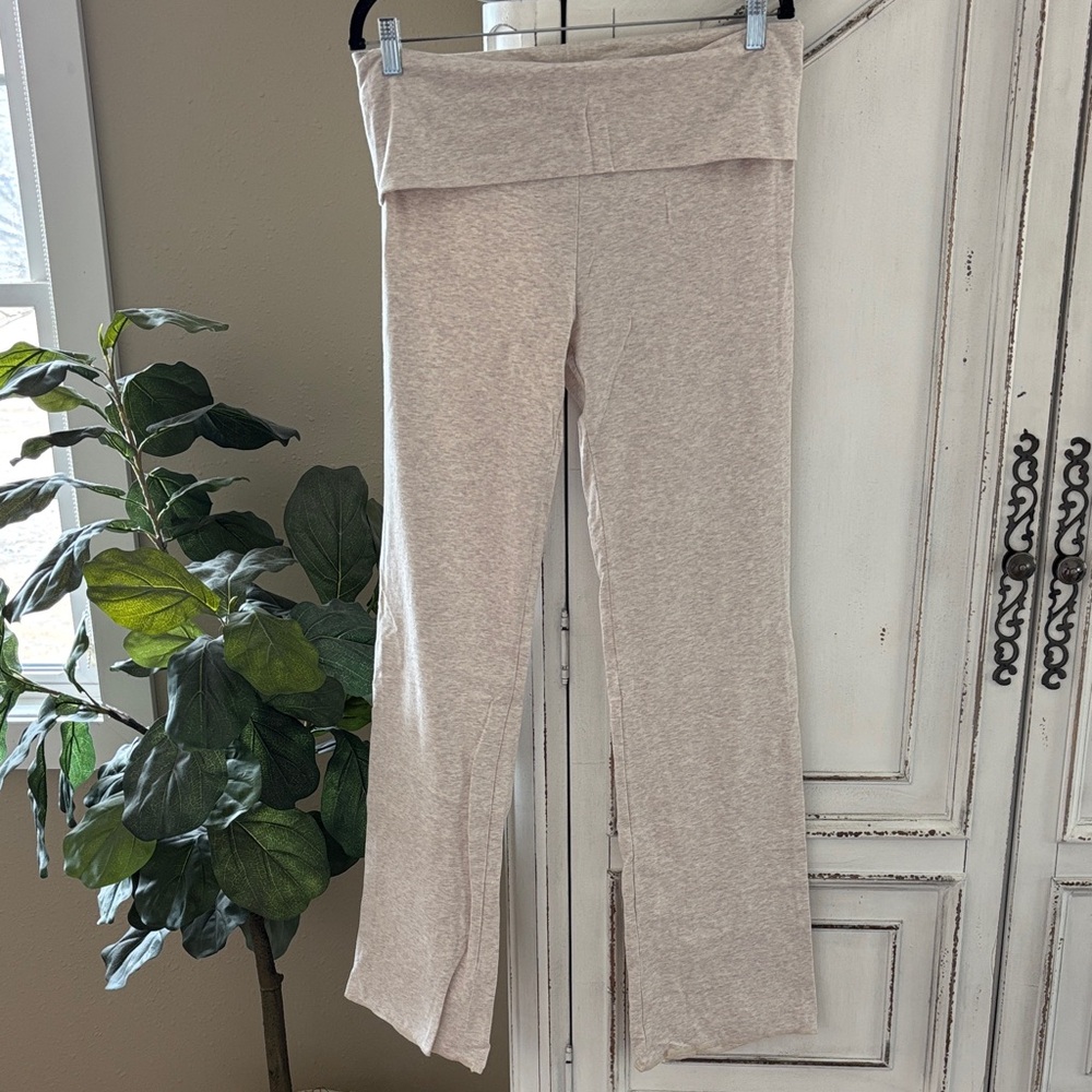 New Skims Cotton Jersey Foldover
Pants Women's US Size XL in Oatmeal Heather
NWT